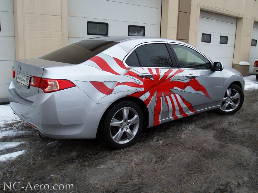 Аэрография на машине Honda Accord – стилизованный Японский флаг