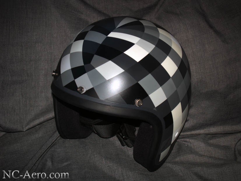 Аэрография в клетку на шлеме для Harley Davidson